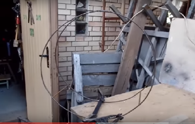 Саркой соединяем 2 прута