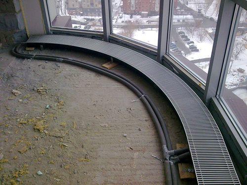 Конвектор на застекленной лоджии: установка и подключение